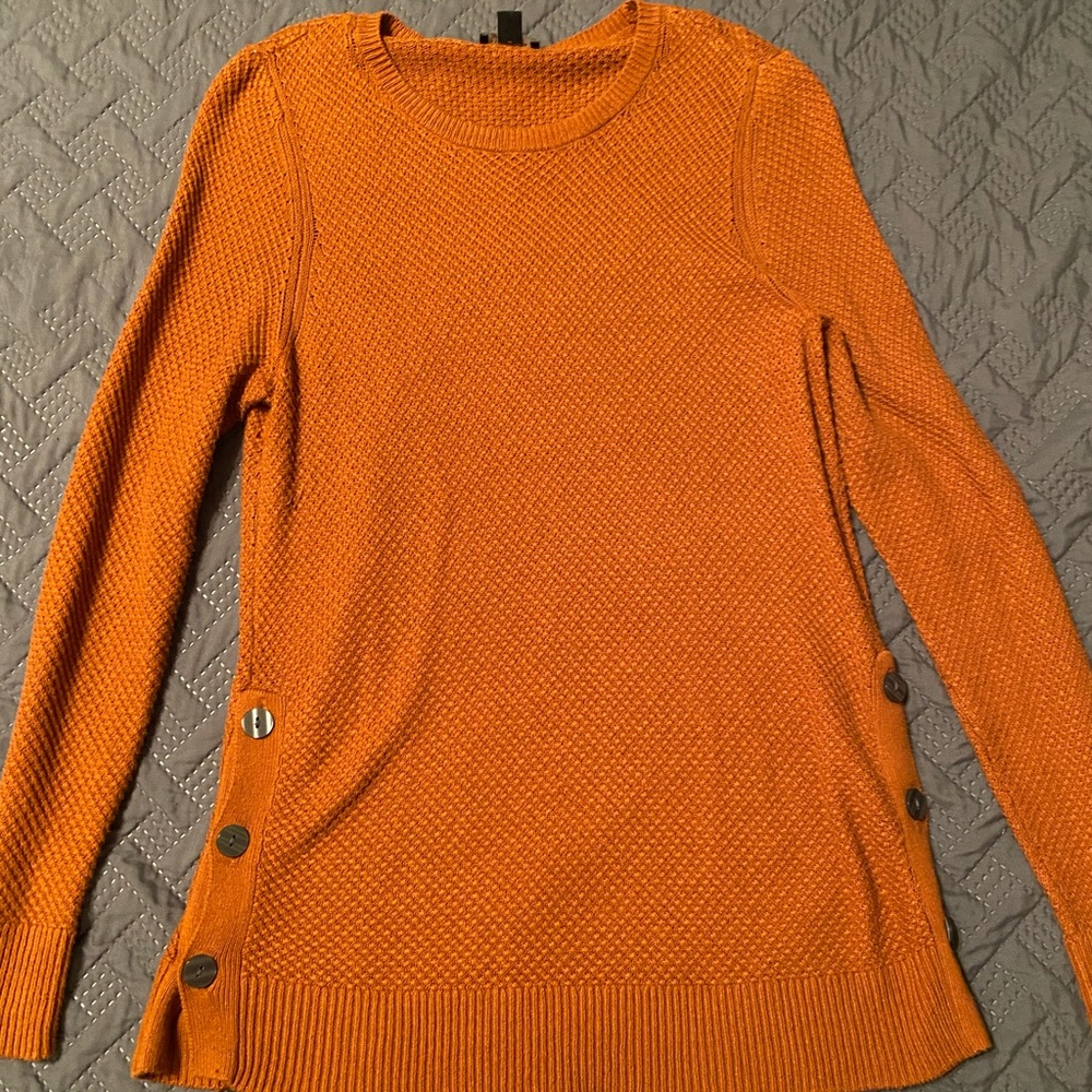 Tops & Sweaters